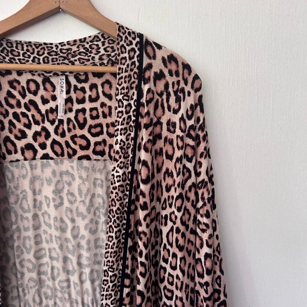Soma Cool Nights Robe Women L/XL Pink Leopard Print Wrap Loungewear Mob Wife
